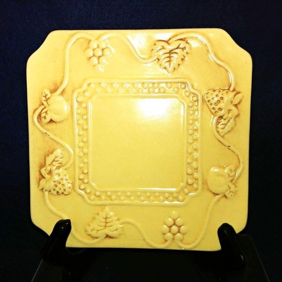 Trivets Embossed Fruit Vine Pattern Vintage Ceramic Yellow Set of 4 - Picture 2 of 8